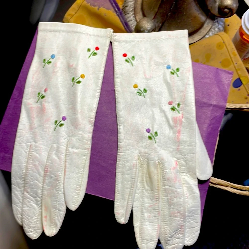 NEW white petite ladies girls leather dress gloves embroidered flower XS vintage
